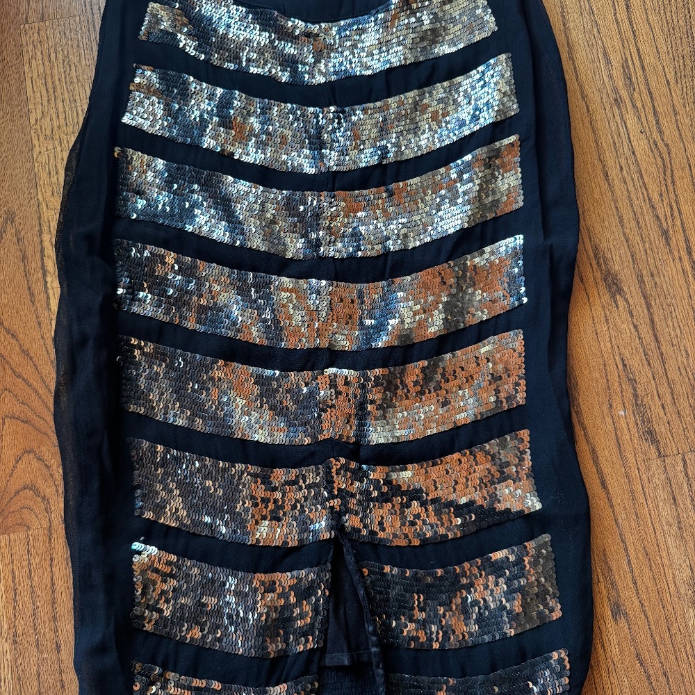 Sequin knee length skirt black with gold sequins